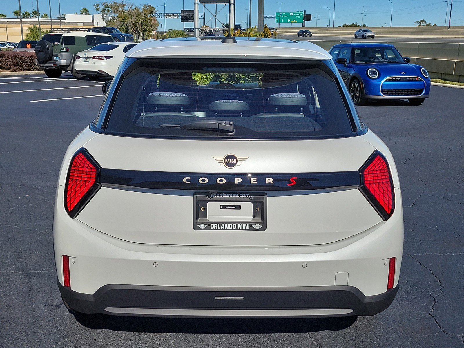 2025 Mini Cooper 4 Door Hardtop Signature photo 4