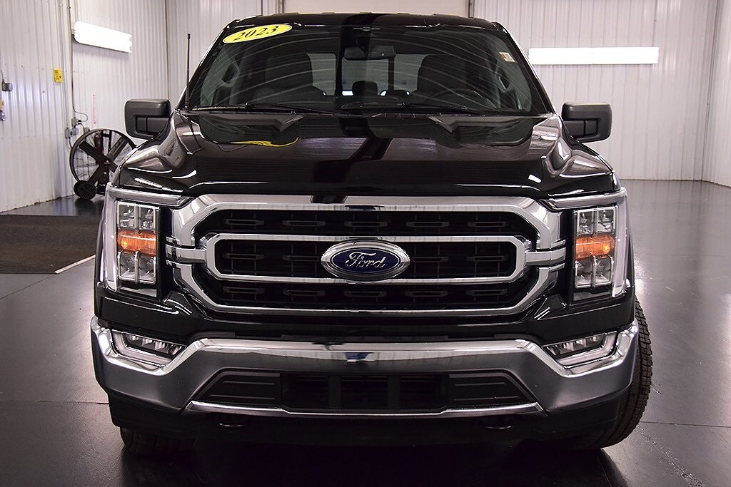 2023 Ford F-150 XLT photo 2