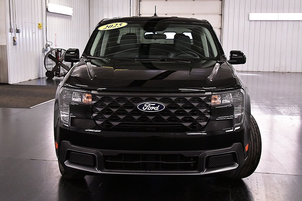 2025 Ford Maverick XLT photo 2