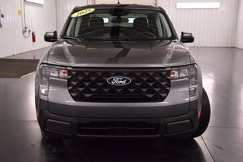 2025 Ford Maverick XL photo 2