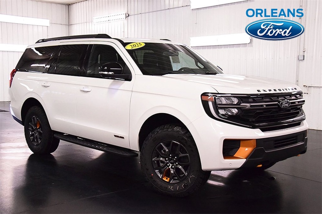 2025 Ford Expedition Tremor's photo