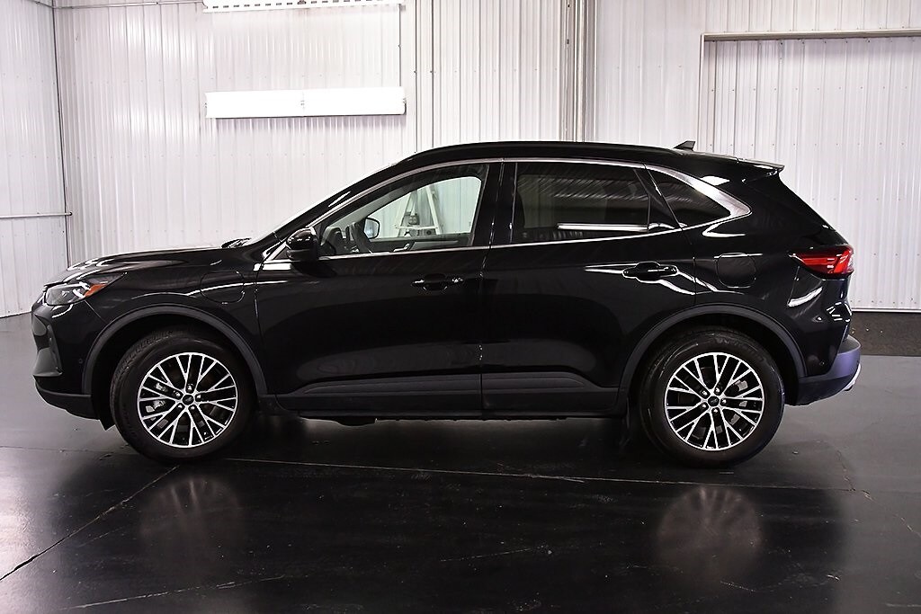 2023 Ford Escape Plug-In Hybrid Base photo 2