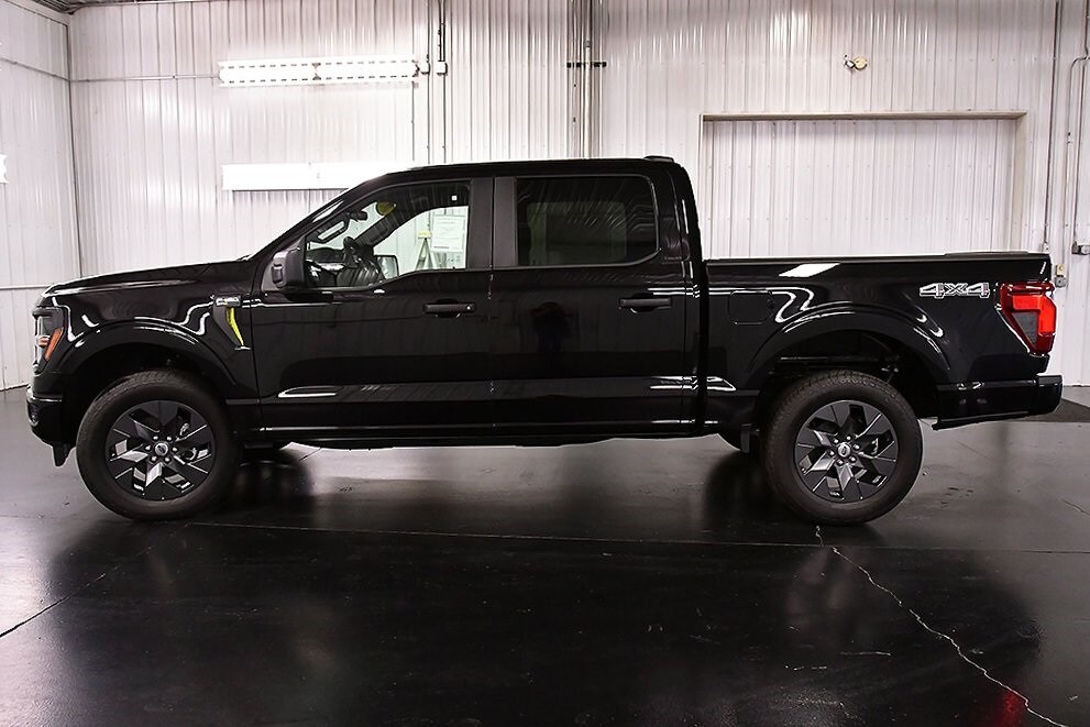 2025 Ford F-150 STX photo 4
