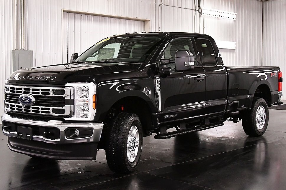 2026 Ford F-350 photo 3