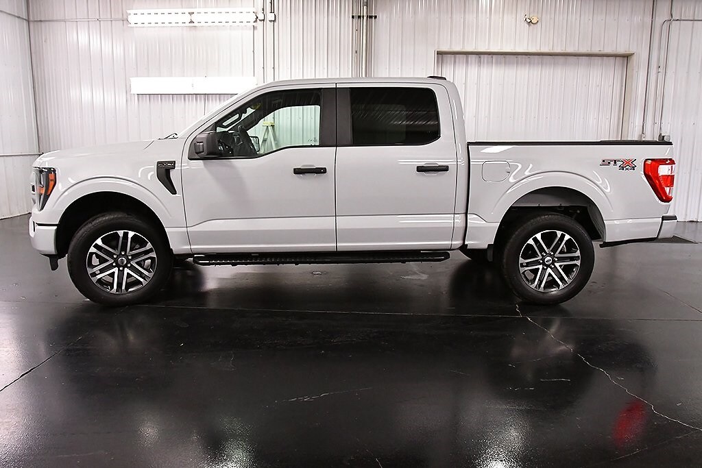 2023 Ford F-150 XL STX photo 4