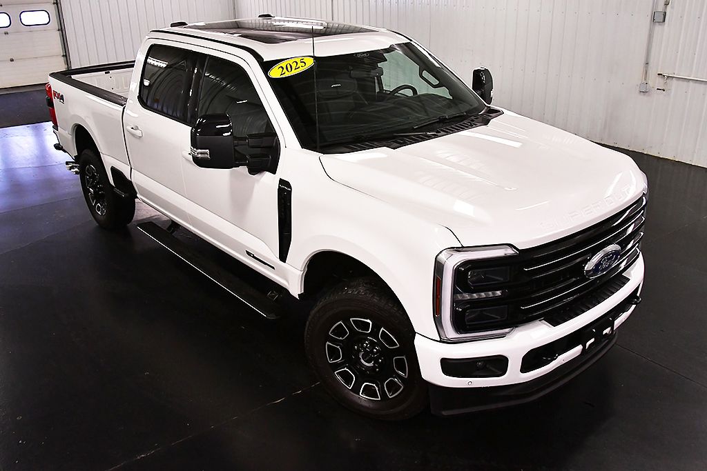 2025 Ford F-250 Super Duty Platinum - Photo 14