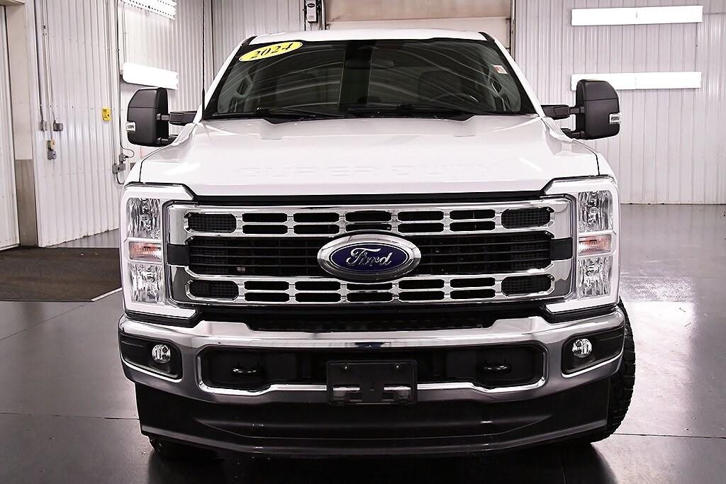 2024 Ford F-250 XLT photo 2