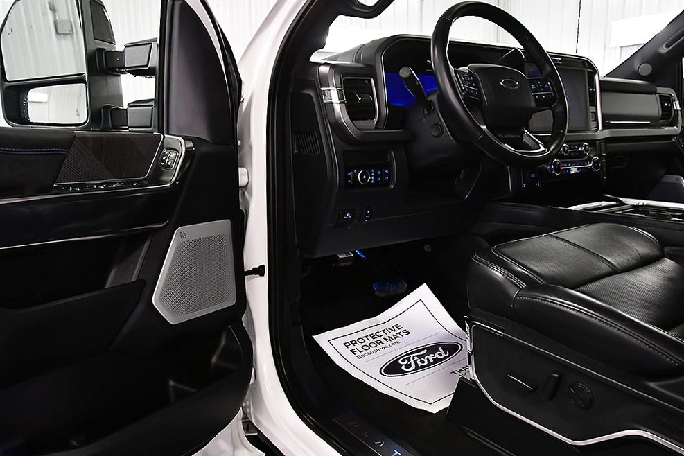 2025 Ford F-250 Super Duty Platinum - Photo 17