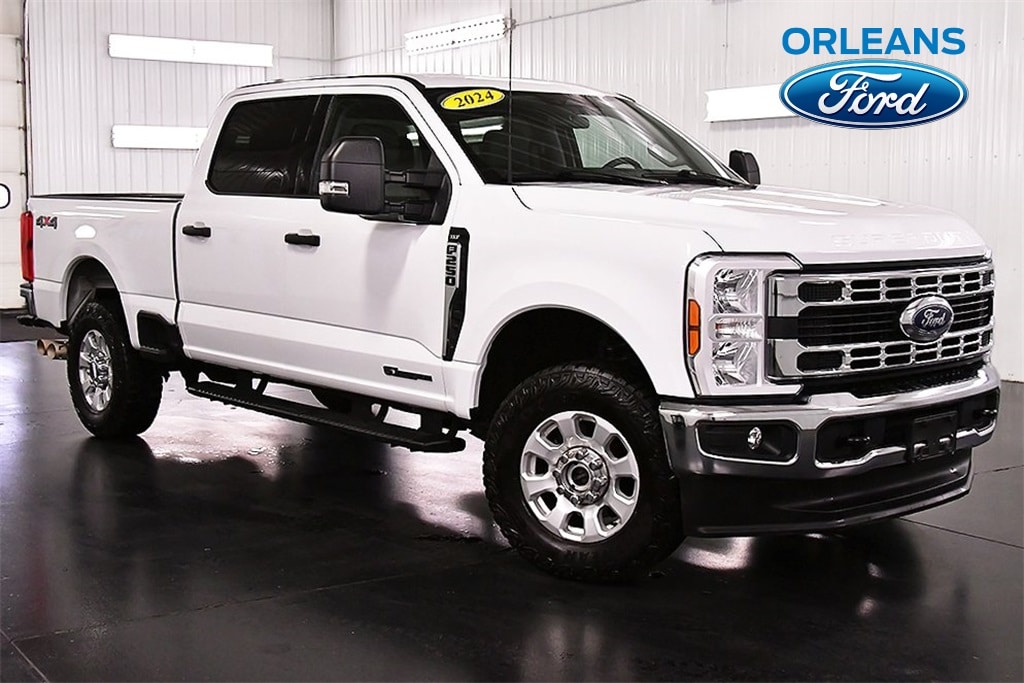 Used 2024 Ford F-250SD XLT 6-3/4 Box Truck