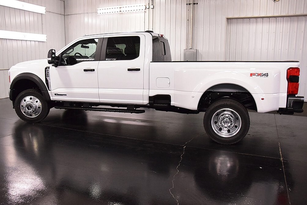 2026 Ford F-450 photo 4