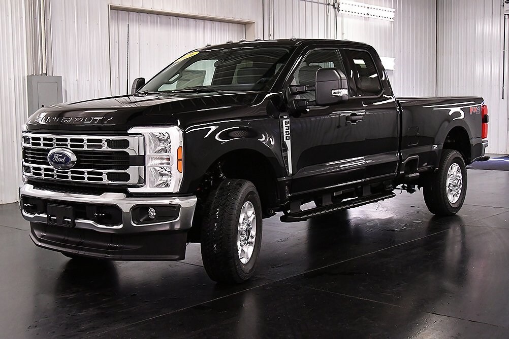 2026 Ford F-350 photo 3
