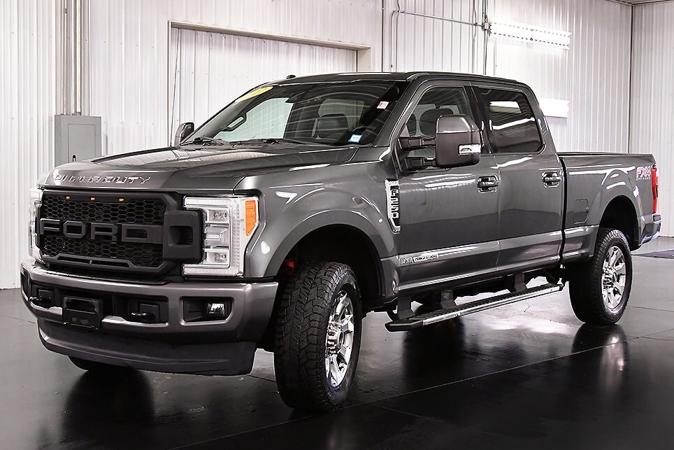 2017 Ford F-250 Lariat photo 3