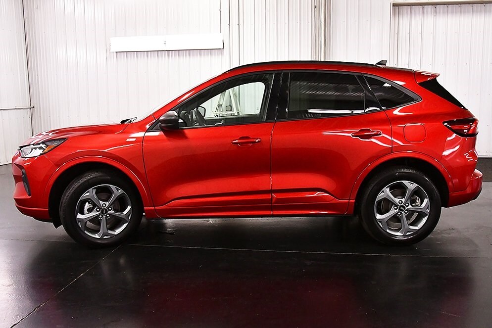 2024 Ford Escape ST-Line photo 4
