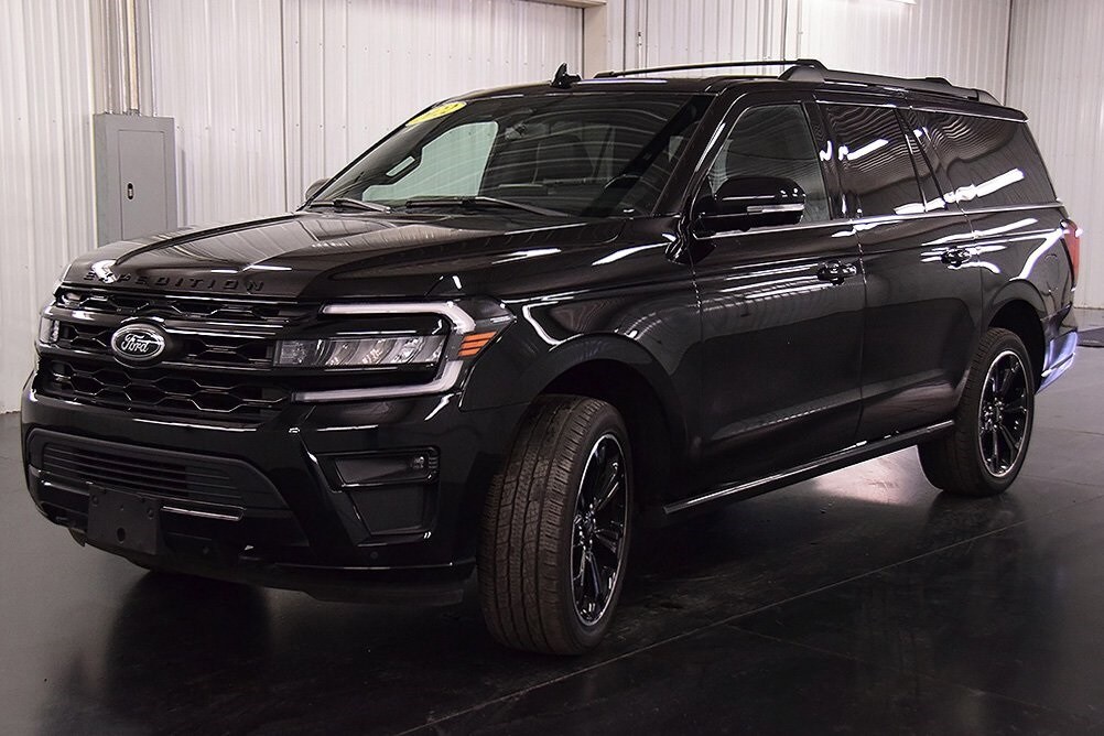 2022 Ford Expedition MAX Limited photo 2