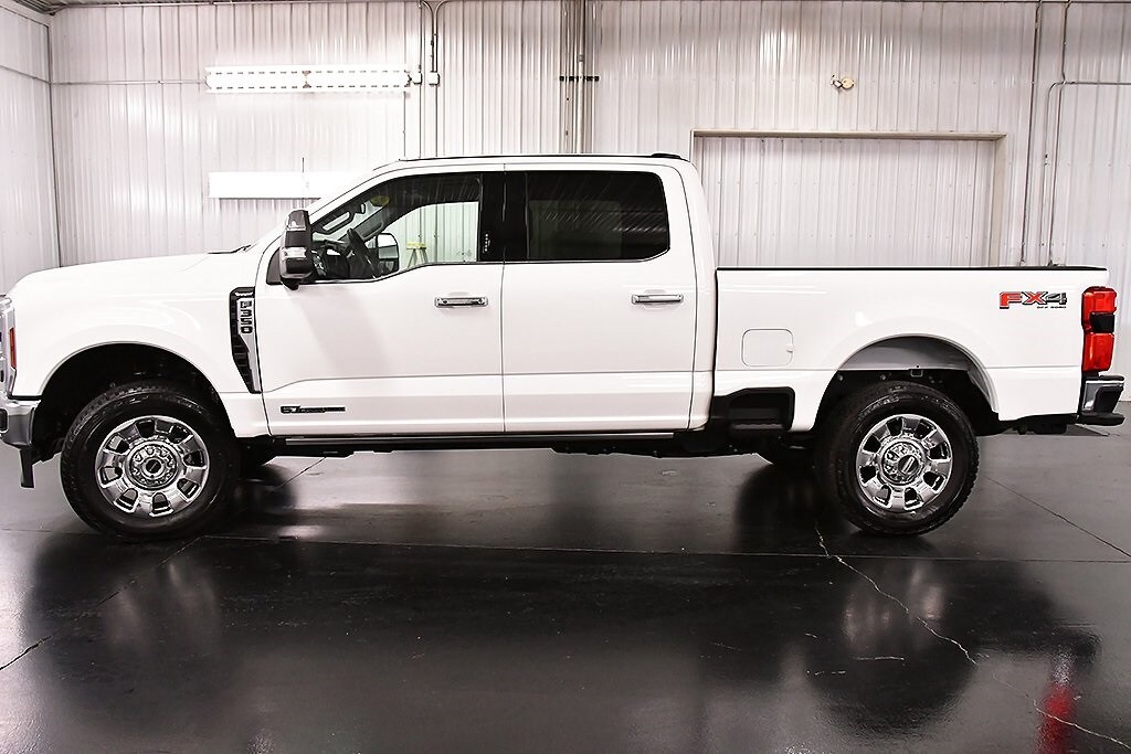 2024 Ford F-350 Lariat photo 3
