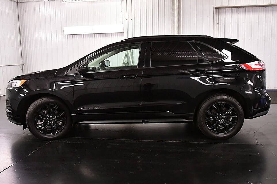 2023 Ford Edge SE photo 3