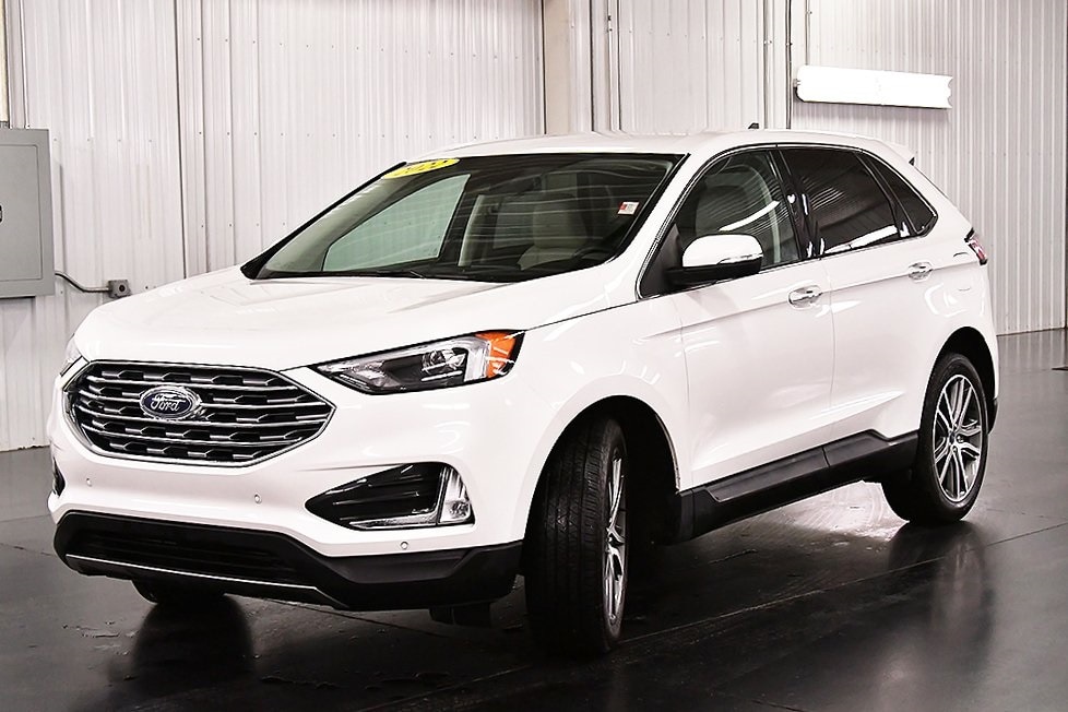2022 Ford Edge Titanium photo 3