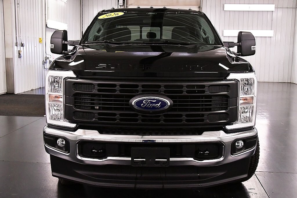 2026 Ford F-350 photo 2