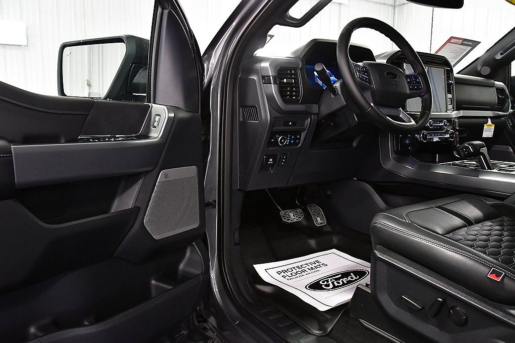 2025 Ford F-150 XLT - Photo 18