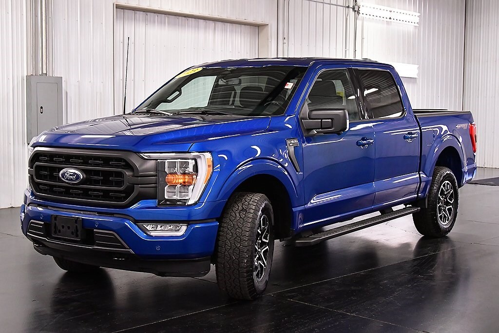 2023 Ford F-150 XLT photo 2