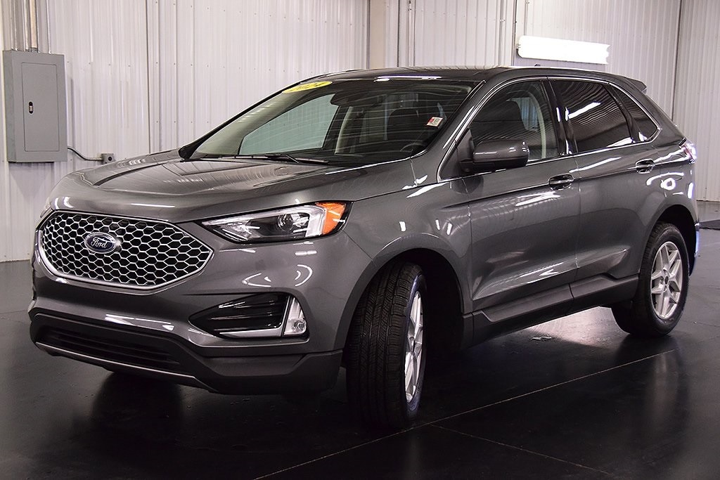 2024 Ford Edge SEL photo 3