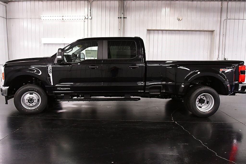 2026 Ford F-350 photo 4