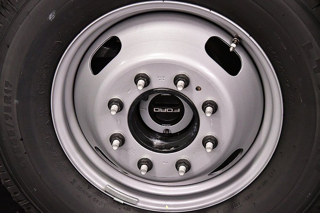 2026 Ford F-350 Super Duty XL - Photo 9