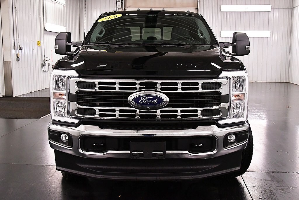 2026 Ford F-350 photo 2