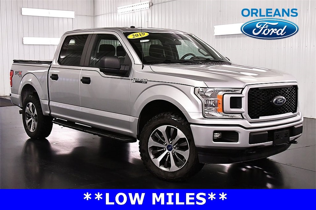 2019 Ford F-150 XL's photo