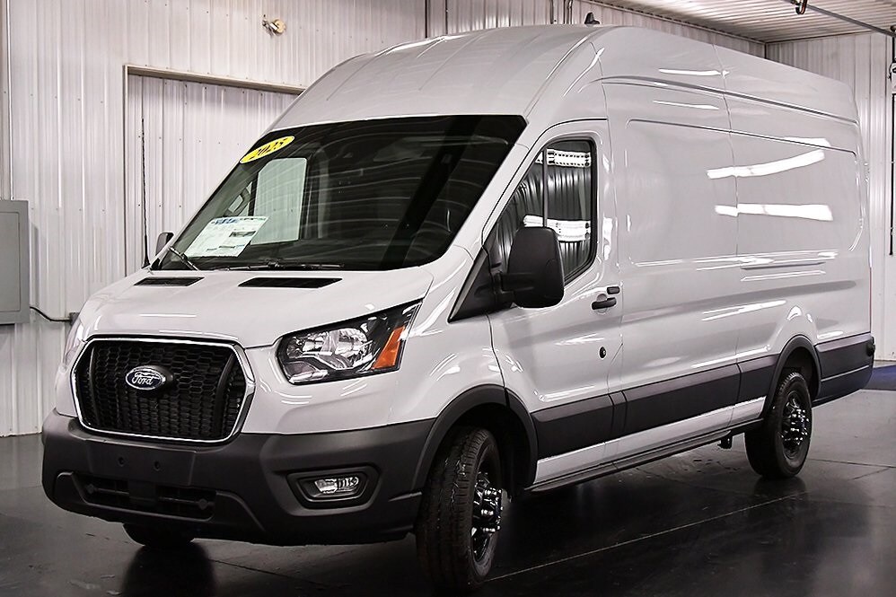 2025 Ford Transit photo 3