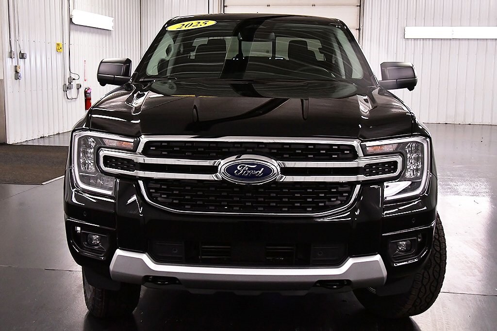 2025 Ford Ranger XLT photo 2