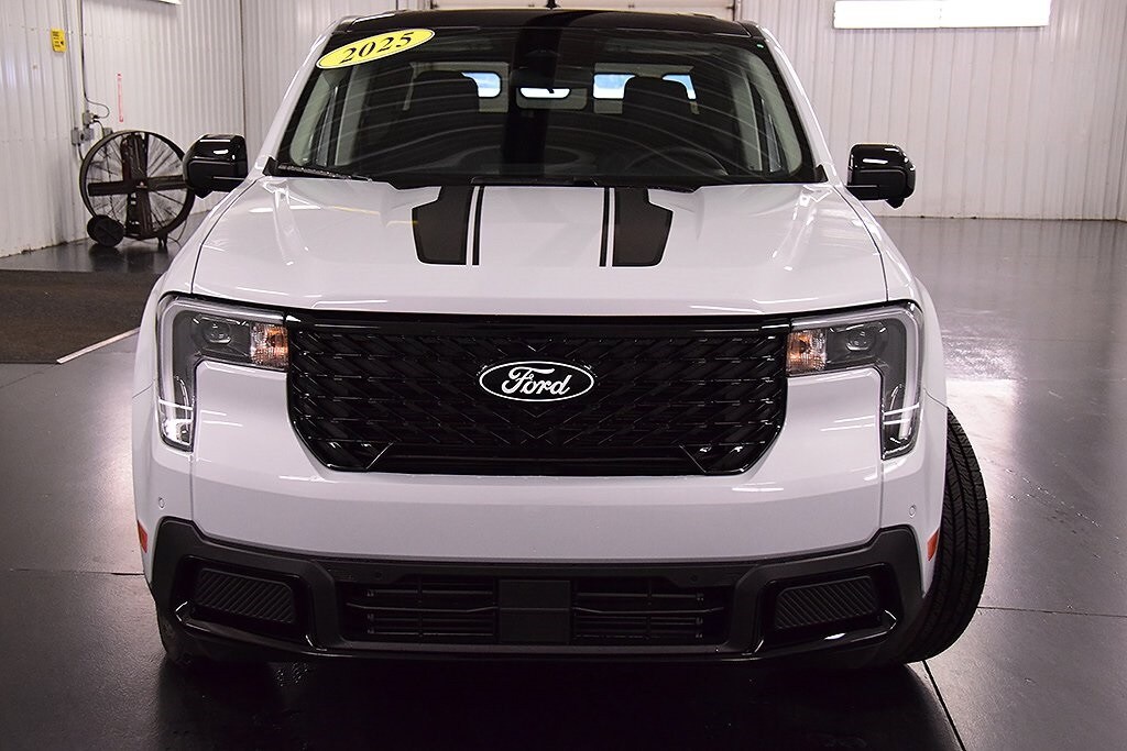 2025 Ford Maverick Lariat photo 2