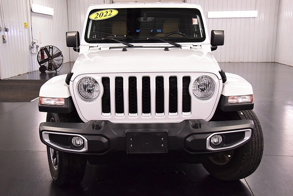 2022 Jeep Gladiator Overland photo 2