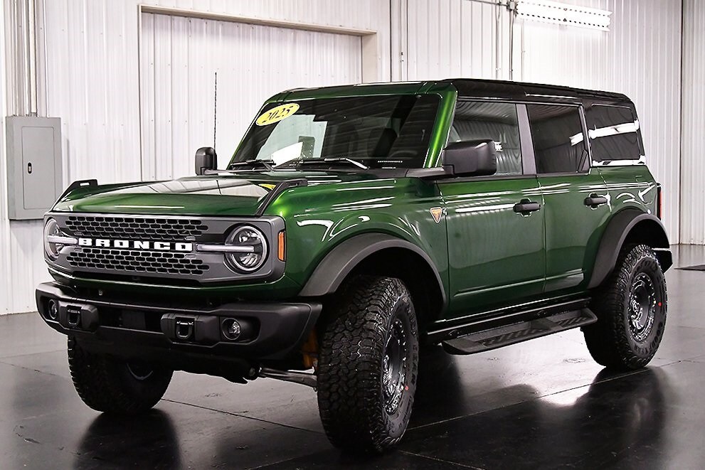 2025 Ford Bronco Badlands photo 3