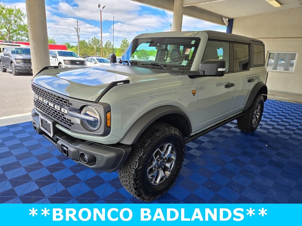 2023 Ford Bronco 4-Door Badlands's photo