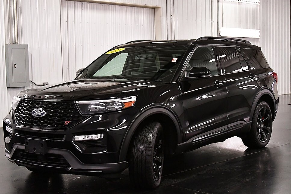 2023 Ford Explorer ST photo 3
