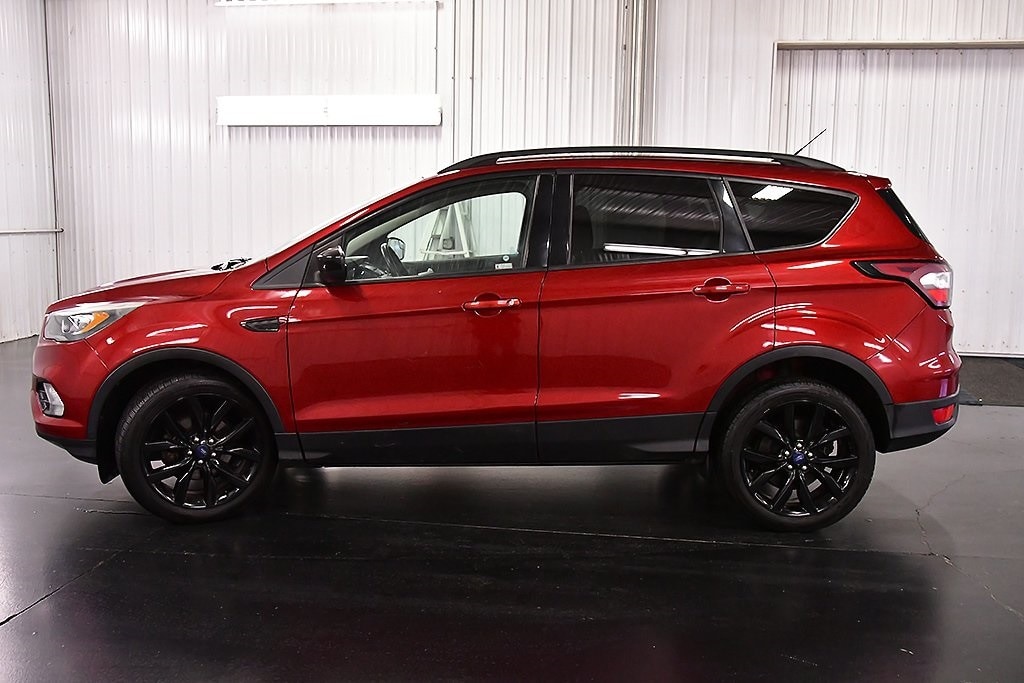 2017 Ford Escape SE Sport photo 4