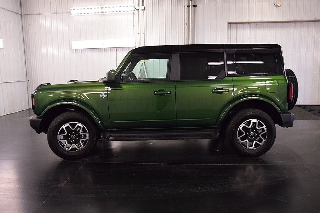 2025 Ford Bronco Outer Banks photo 4