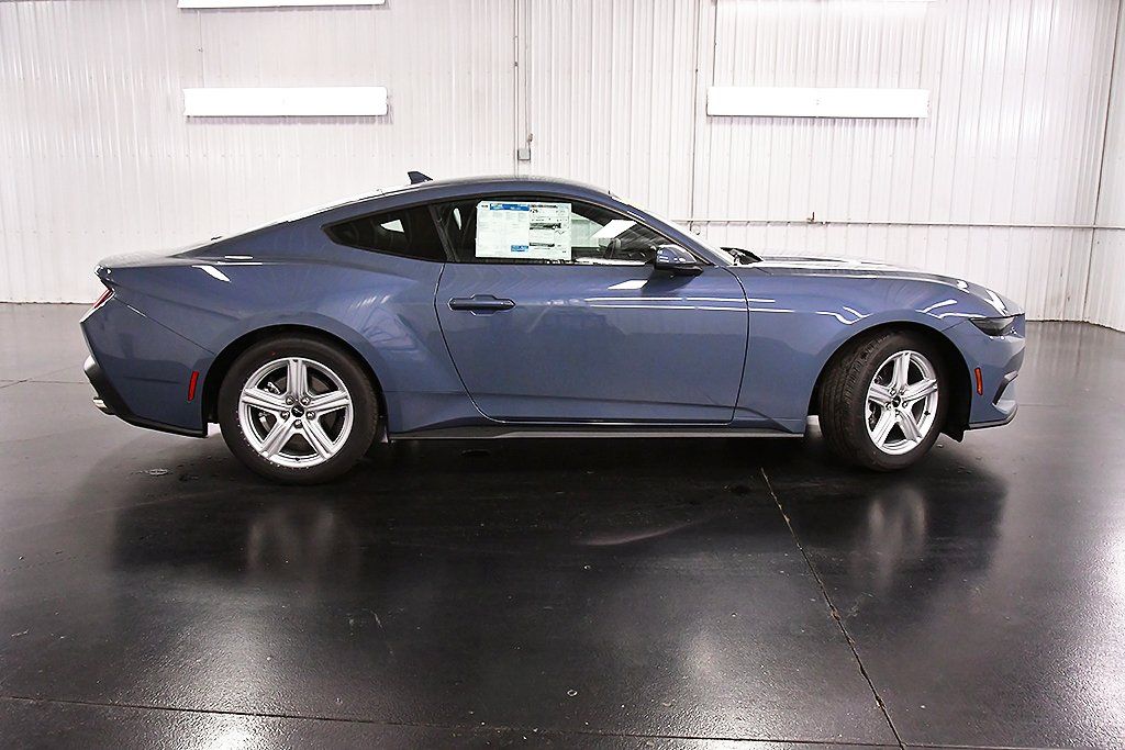 2026 Ford Mustang EcoBoost Fastback - Photo 8