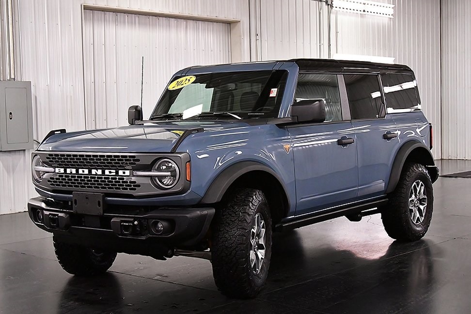 2025 Ford Bronco Badlands photo 3