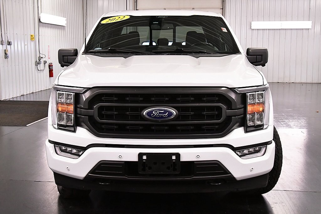 2022 Ford F-150 XLT photo 2