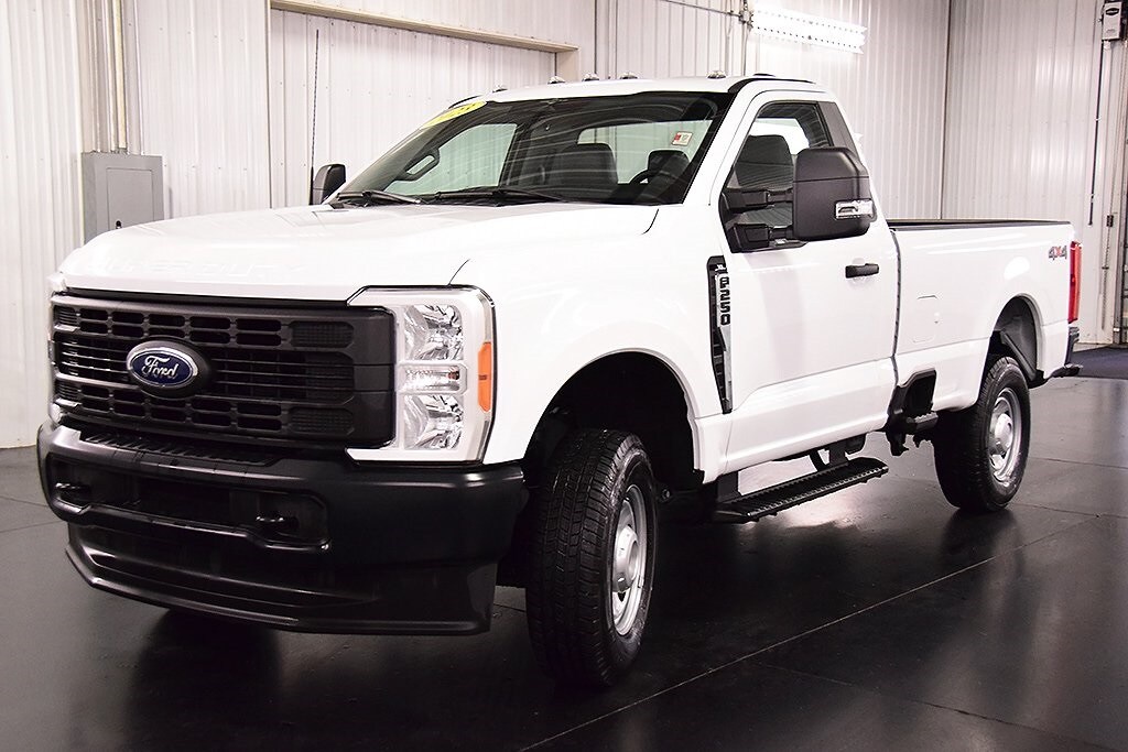 2023 Ford F-250 XL photo 3