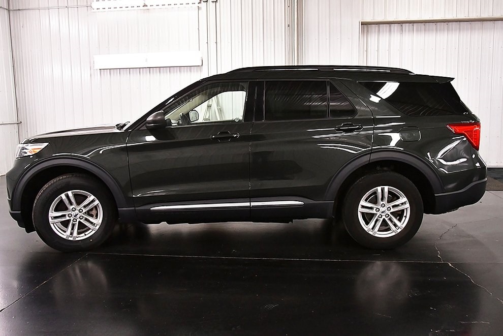 2022 Ford Explorer XLT photo 2