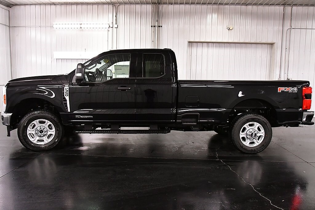 2026 Ford F-350 photo 4