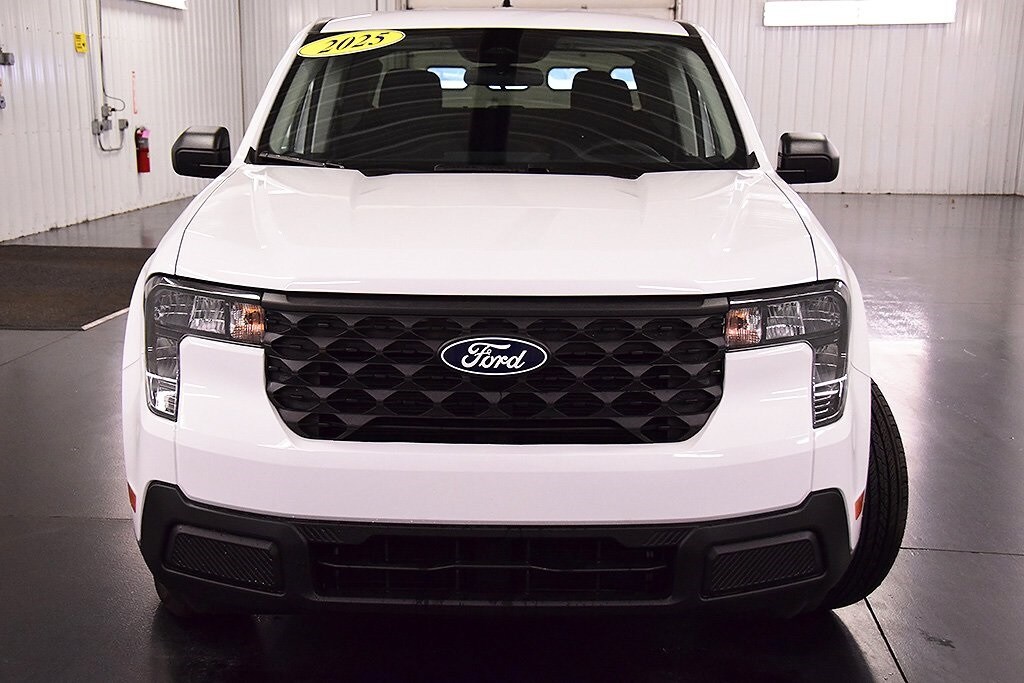 2025 Ford Maverick XL photo 2