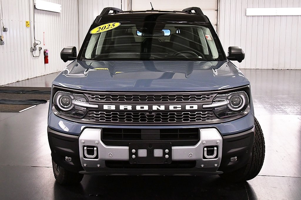 2025 Ford Bronco Sport Badlands photo 2