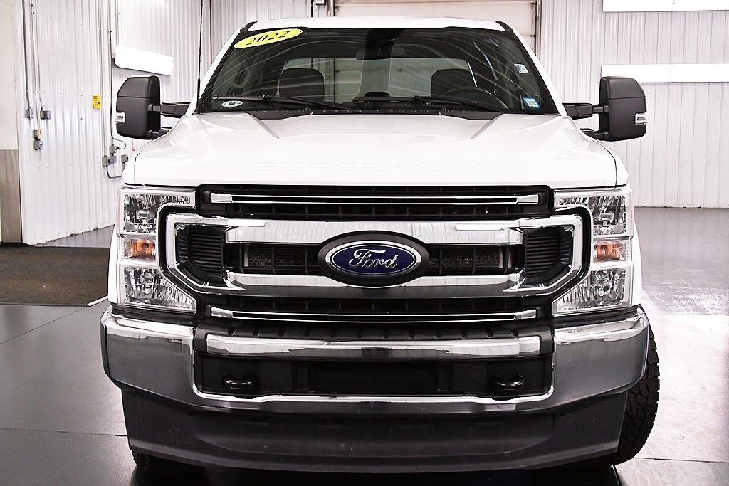 Used 2022 Ford F-350 Super Duty XLT with VIN 1FT8W3BT5NEG42573 for sale in Medina, NY