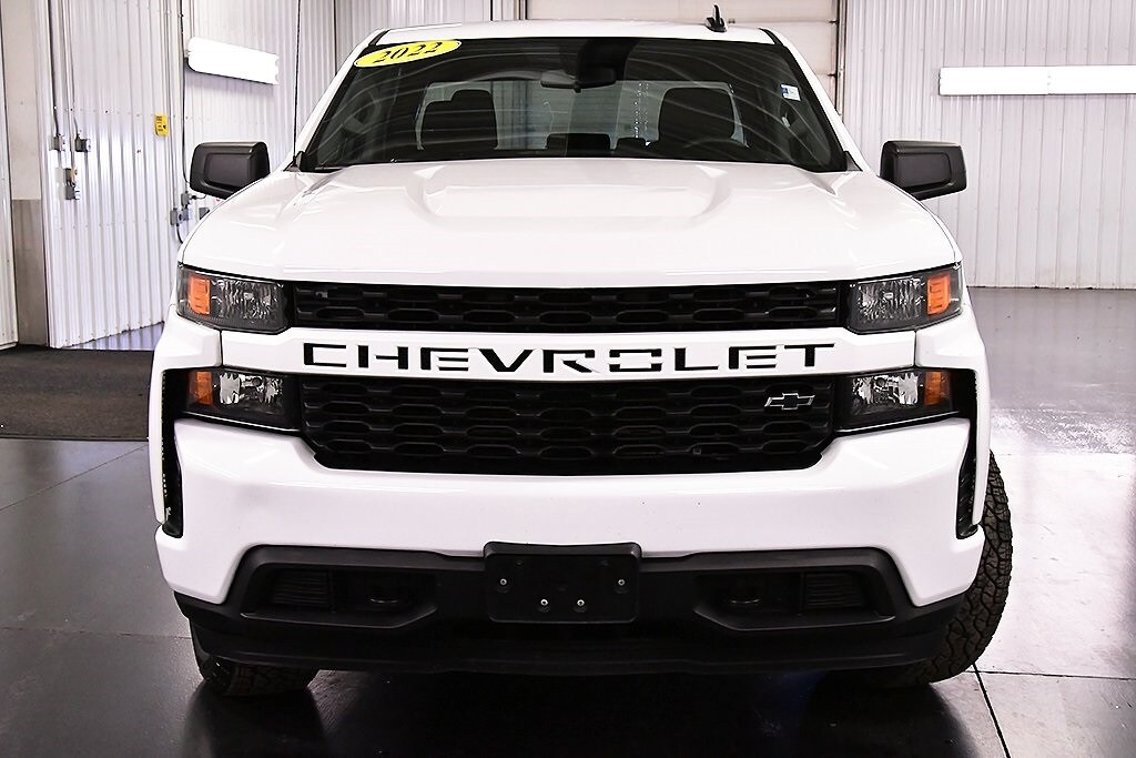 2022 Chevrolet Silverado 1500 Custom photo 2
