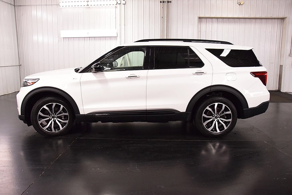 2022 Ford Explorer ST-Line photo 4
