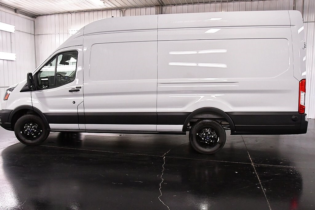 2025 Ford Transit photo 4